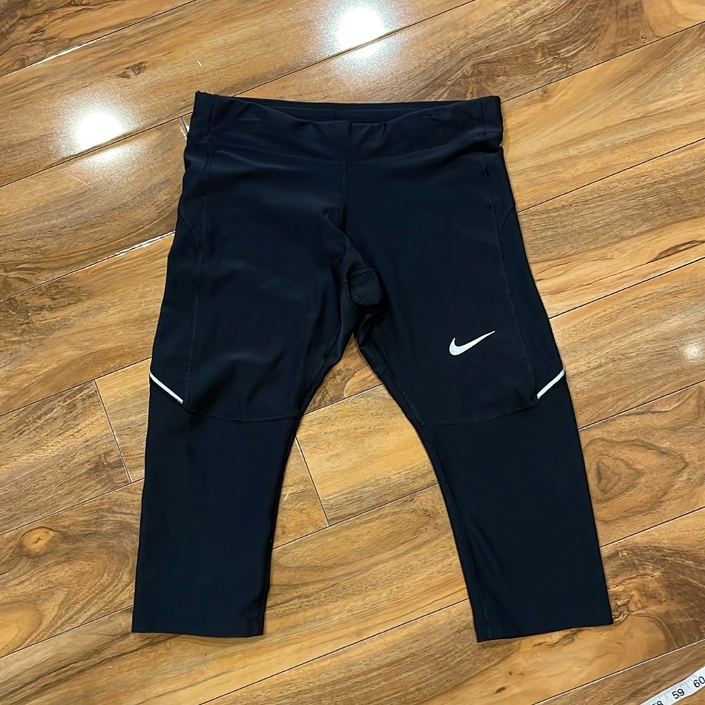 Nike filament, dri-fit cropped running leggings size medium